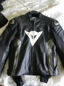 Dainese Veloce Leather Jacket 52 (42 US) Large Motorcycle. Barely Used Looks New