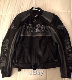 Harley-Davidson Men`s Classic Cruiser Leather Jacket 98140-10VM