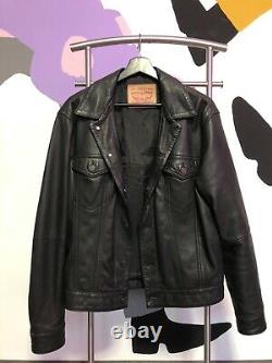 Levis leather trucker jacket size S