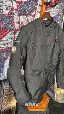 Pre-owned in good overall condition. Normal wear consistent with age and use. No