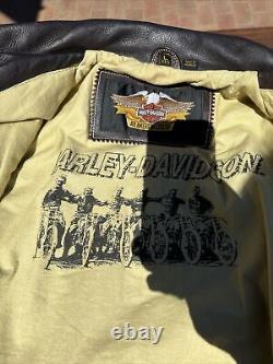 Vintage Licensed Harley Davidson Men's Large Brown Leather Bomber Jacket